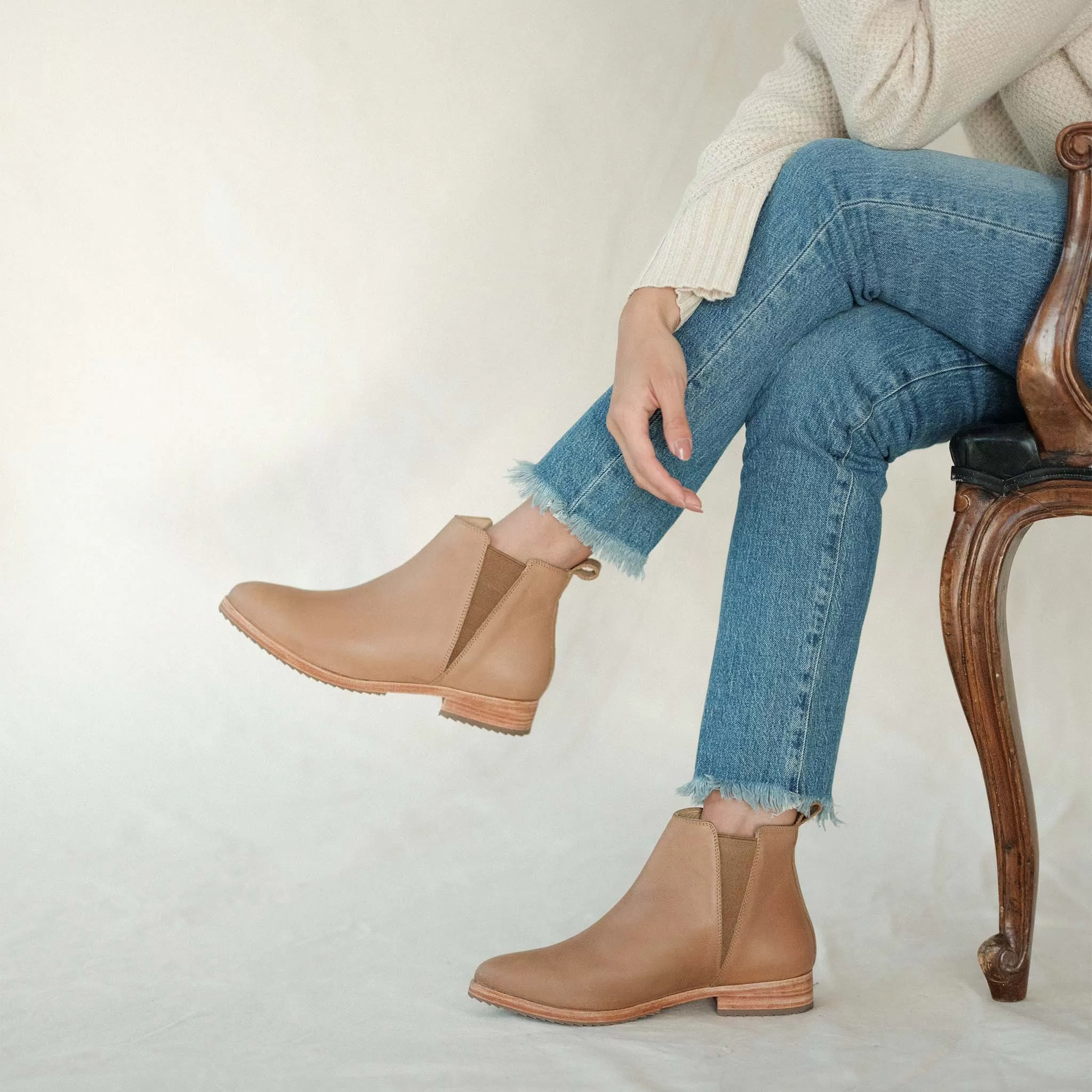 Classic Chelsea Boot Almond