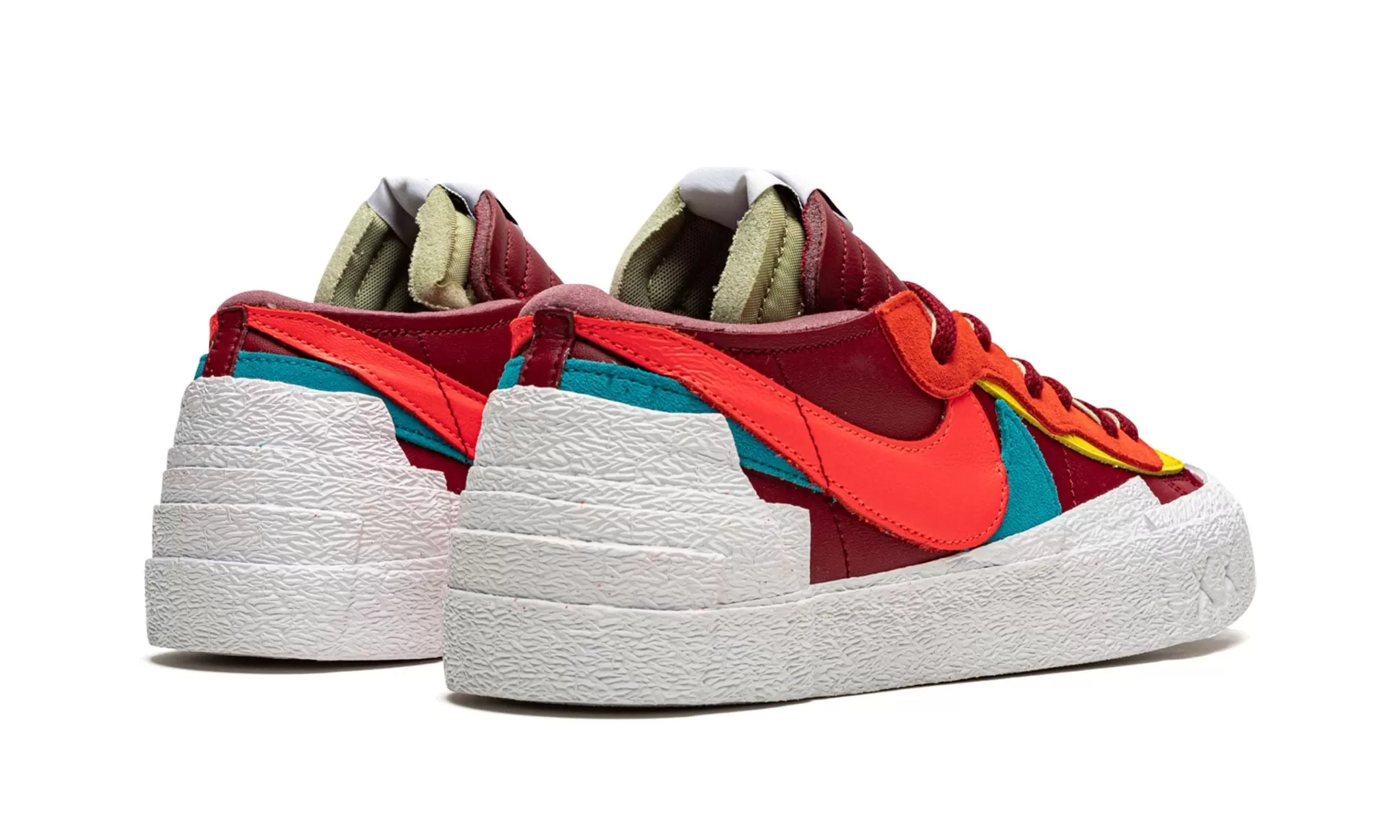 NIKE BLAZER LOW SACAI KAWS RED