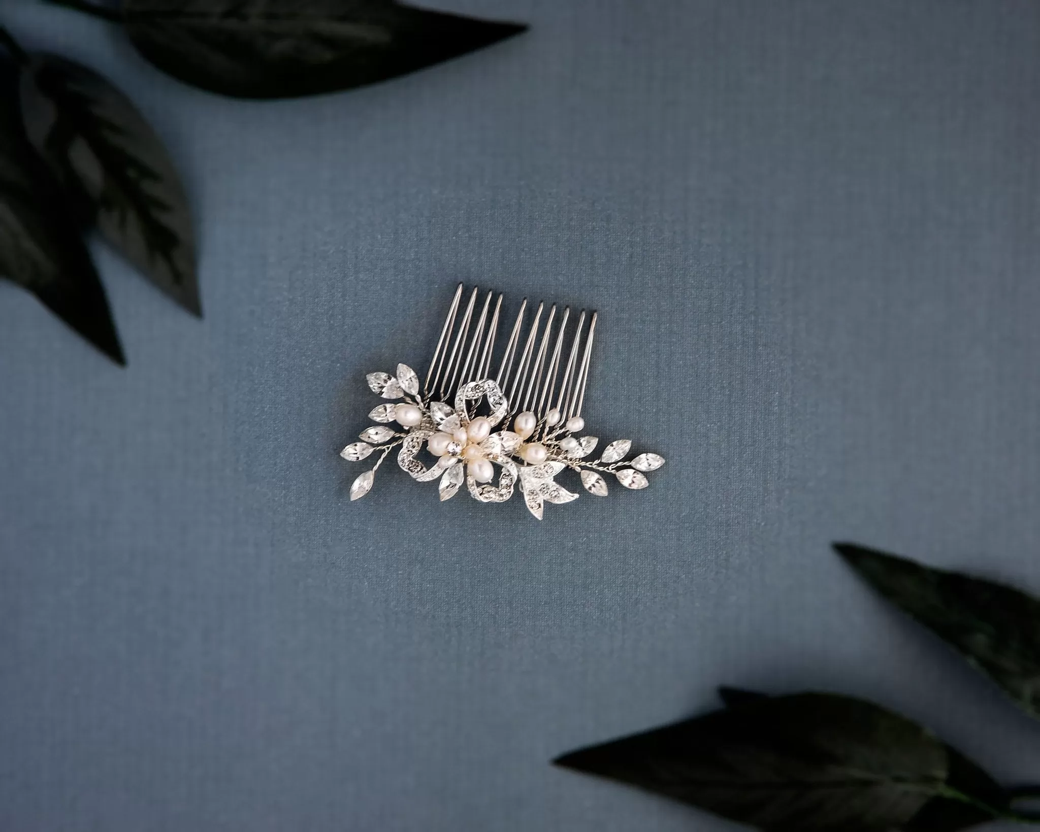 Petite Floral Comb with Cultured Pearls