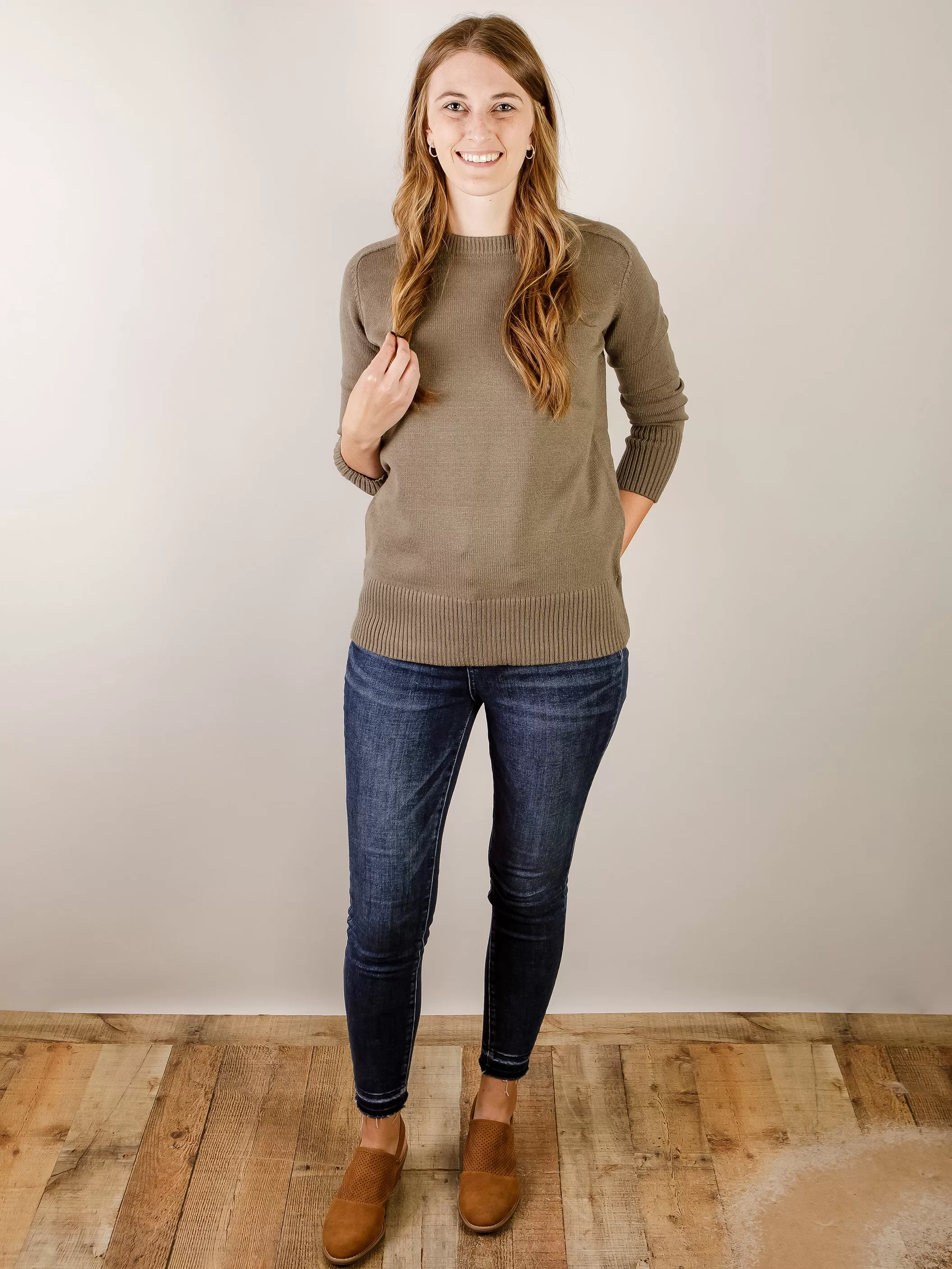 The Aspen Sweater Olive