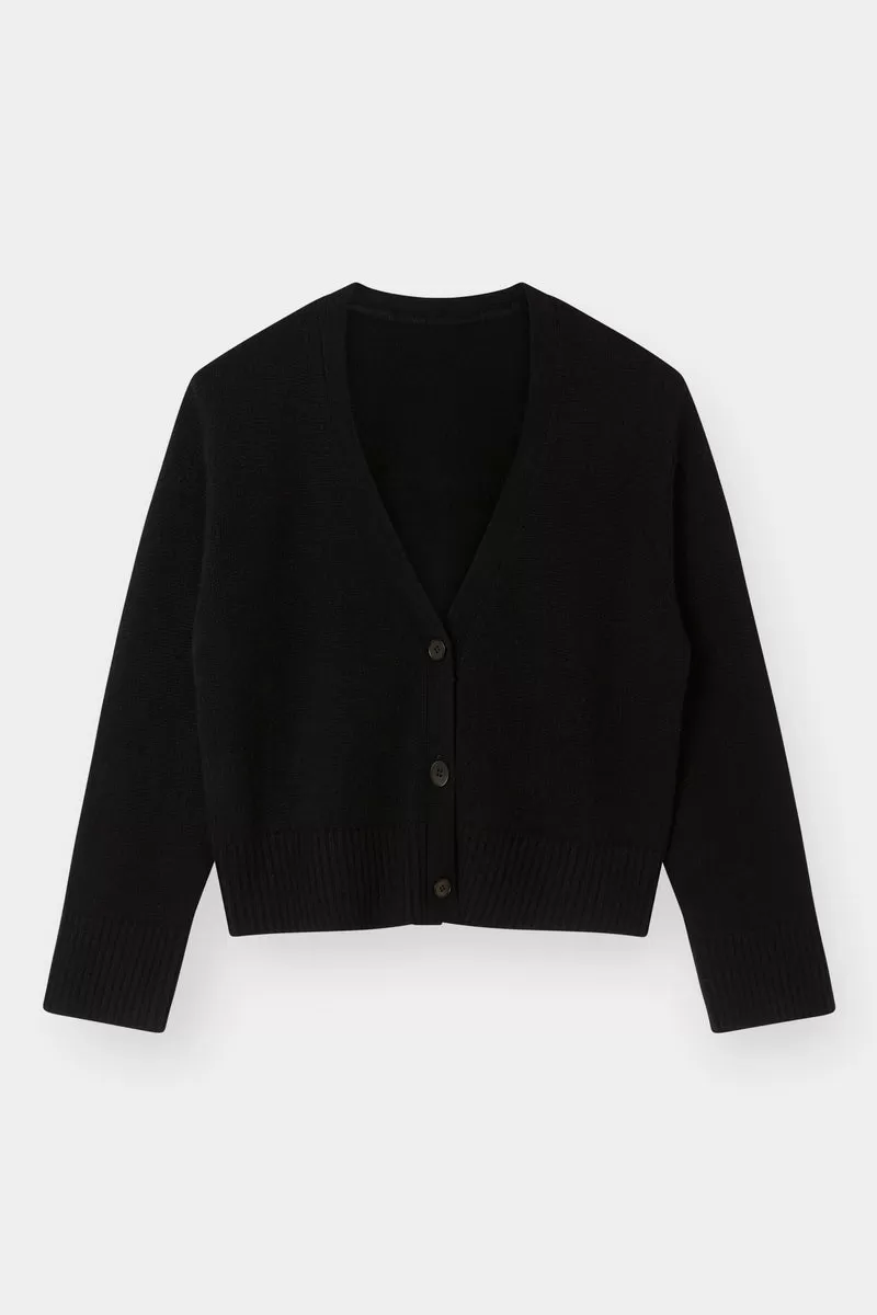 THE CLASSIC CARDIGAN - BLACK